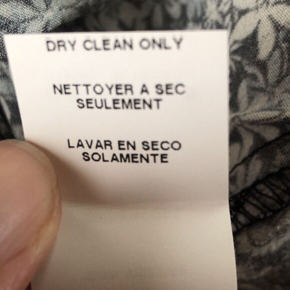 Karen Kane Floral Print Long Sleeve Blouse Pullover V Neck Shirt Small NWT - Picture 10 of 13